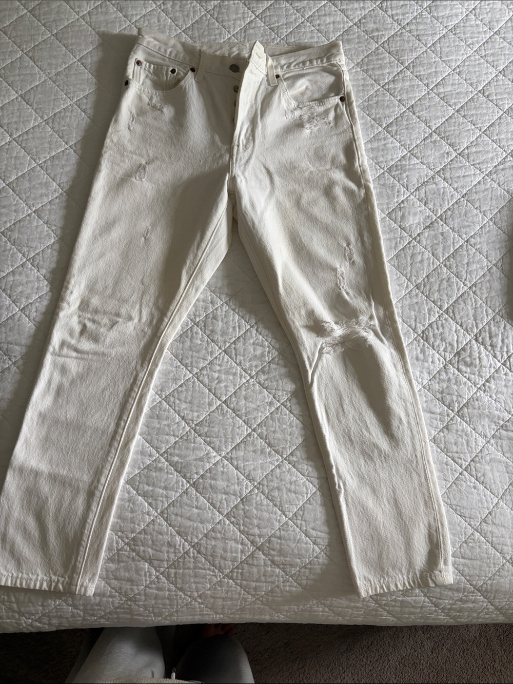 Levi’s 501 White Distressed Straight Leg skinny Jeans